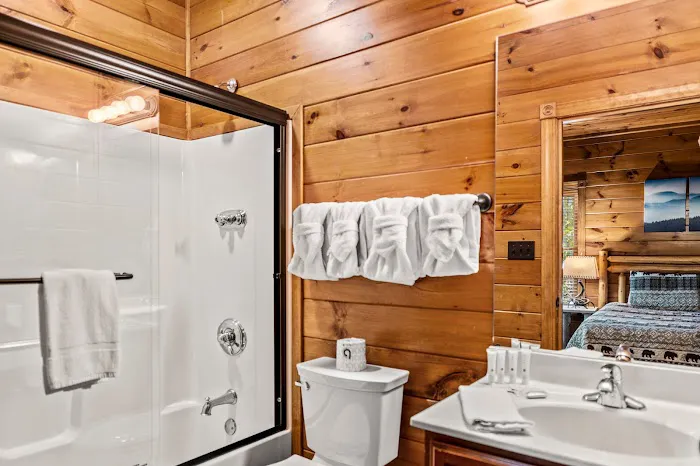 Homegrown Hideaways: Bearfoot in Smokies 4