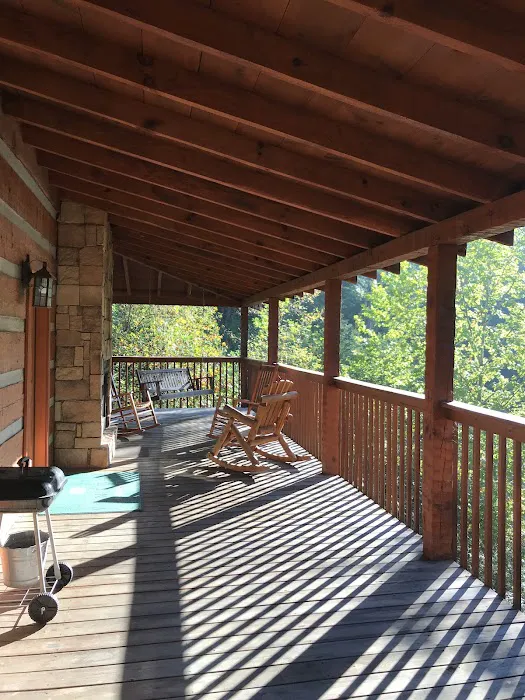 Black Bear Hideaway 3 Bedroom Home with Hot Tub 4