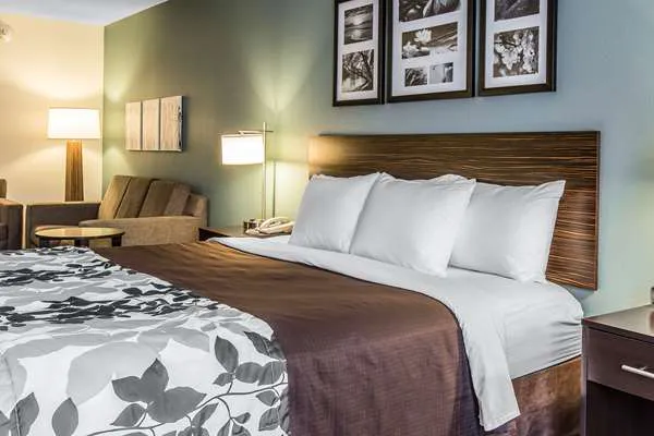Sleep Inn & Suites 4