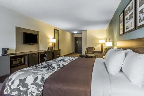 Sleep Inn & Suites 4