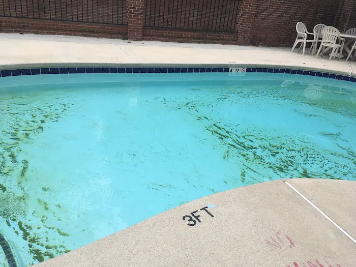 Days Inn & Suites by Wyndham Hickory 4