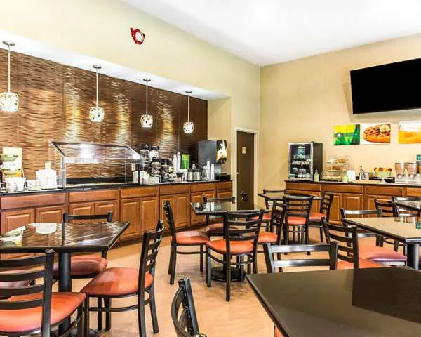 Quality Suites Hickory South 4