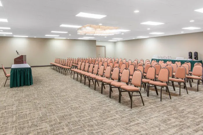 Crowne Plaza Hickory by IHG 4