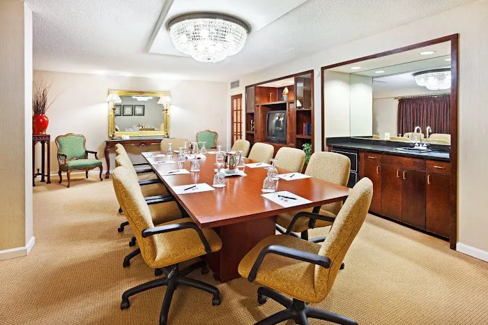 Crowne Plaza Hickory by IHG 4