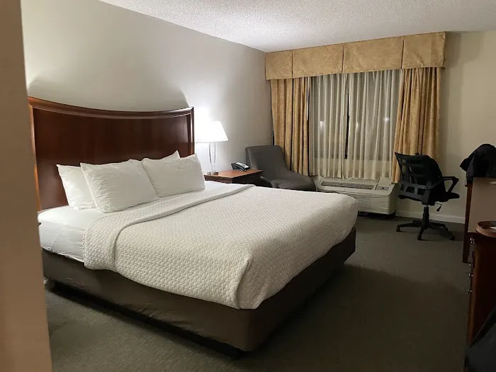 Crowne Plaza Hickory by IHG 4