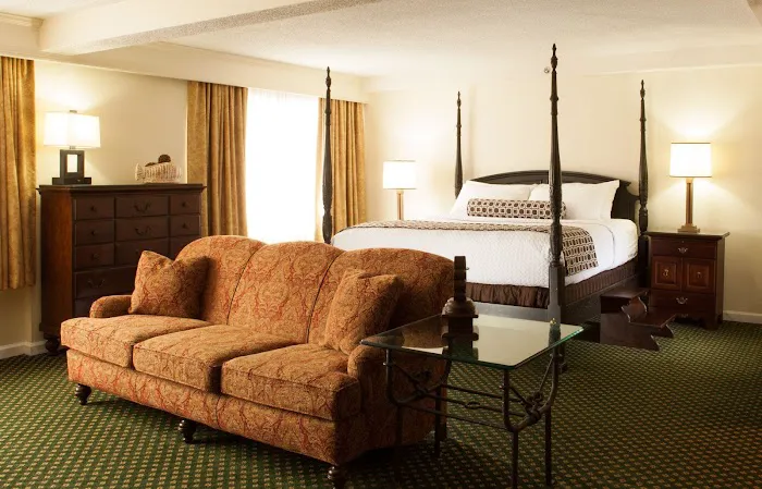 Crowne Plaza Hickory by IHG 4