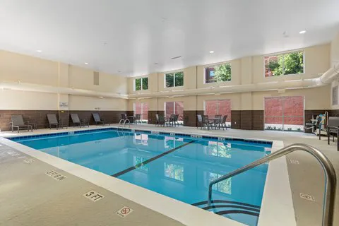 Fairfield Inn & Suites Hickory 4