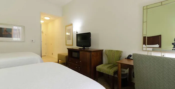 Hampton Inn Hickory 4