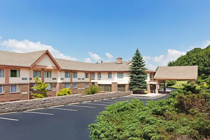 Holiday Inn Express Blowing Rock South 4