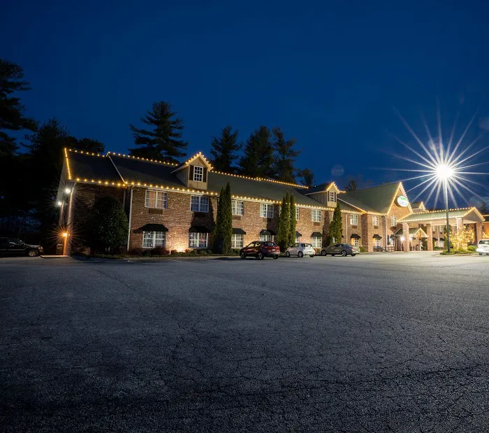 Mountain Inn & Suites Flat Rock 4