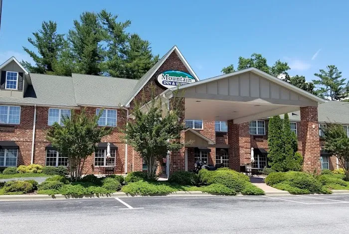 Mountain Inn & Suites Flat Rock 4
