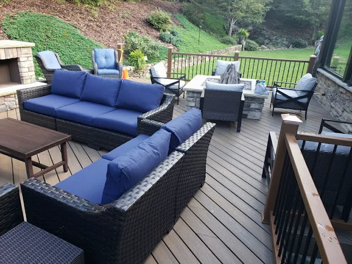 The Lodge at Flat Rock 4