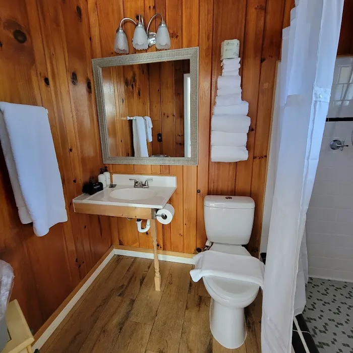CedarWood Inn 4