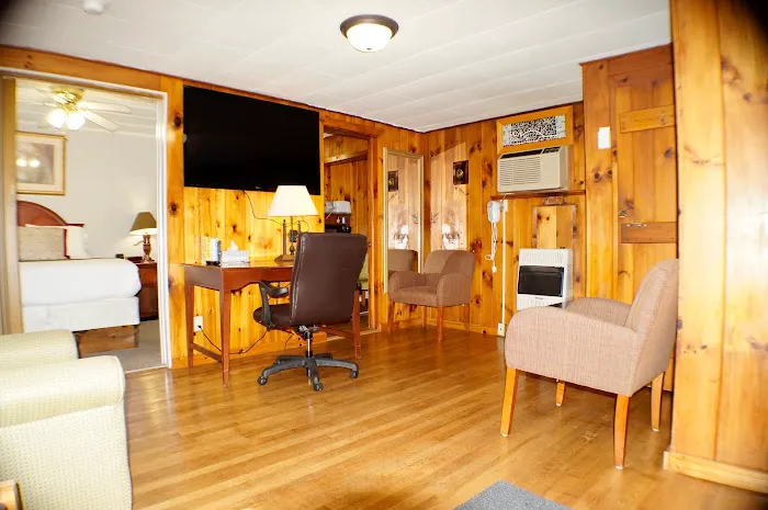 CedarWood Inn 4