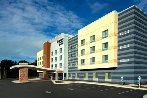 Fairfield Inn & Suites Hendersonville Flat Rock 4
