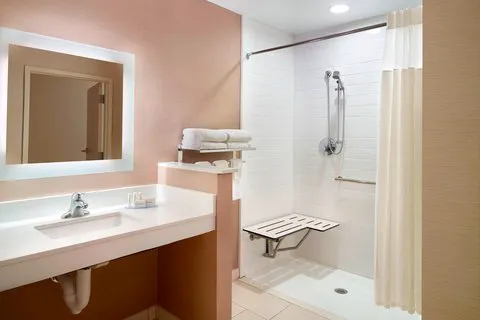 Fairfield Inn & Suites Hendersonville Flat Rock 4