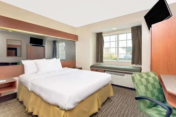 Microtel Inn & Suites by Wyndham Augusta Riverwatch 4