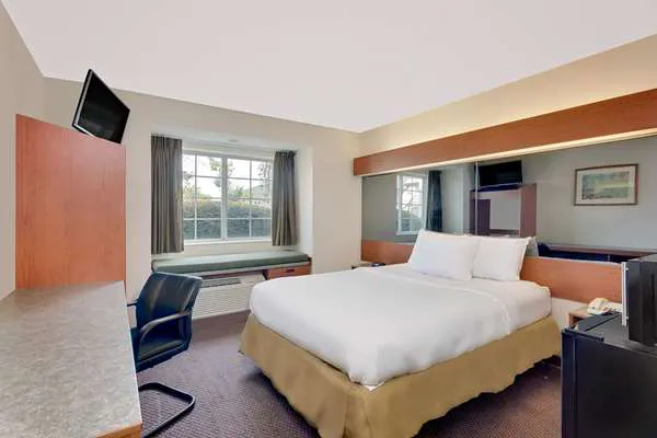 Microtel Inn & Suites by Wyndham Augusta Riverwatch 4