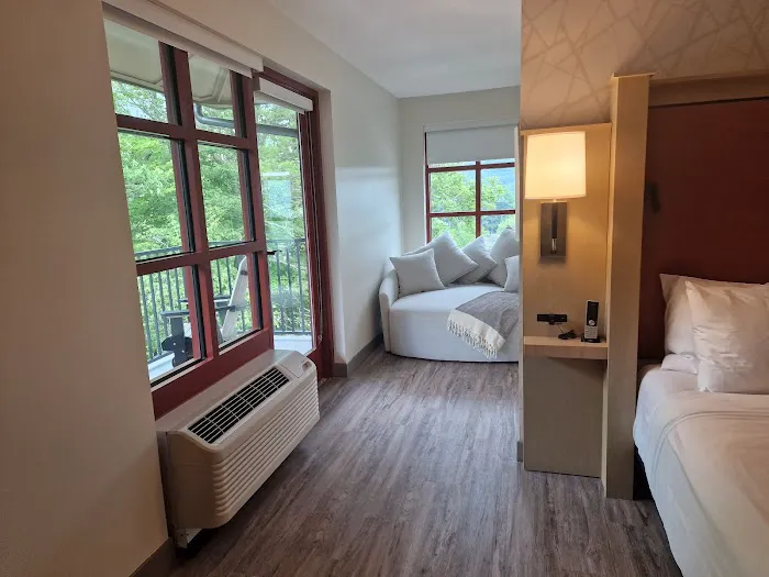 The Embers Hotel 4