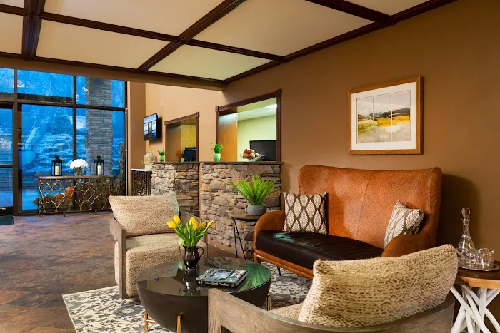 Meadowbrook Inn 4