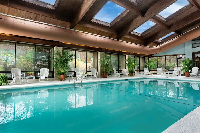 Meadowbrook Inn 4