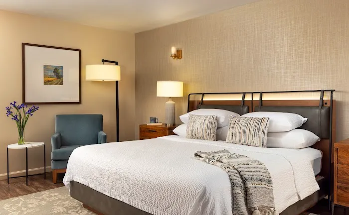 Meadowbrook Inn 4