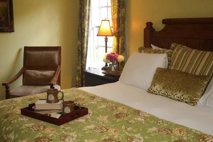 Hillwinds Inn 4