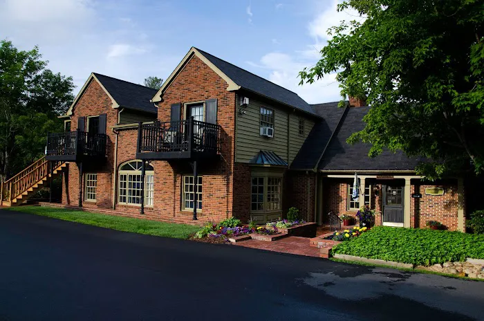Hillwinds Inn 4