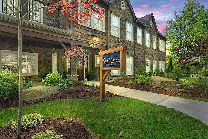 The Blowing Rock Manor 4