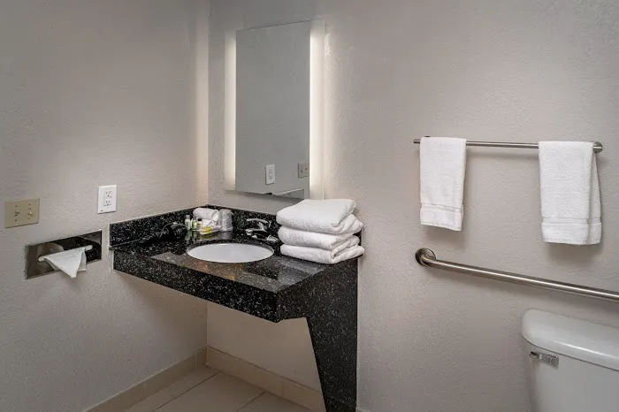 Holiday Inn Express & Suites Pikeville by IHG 4