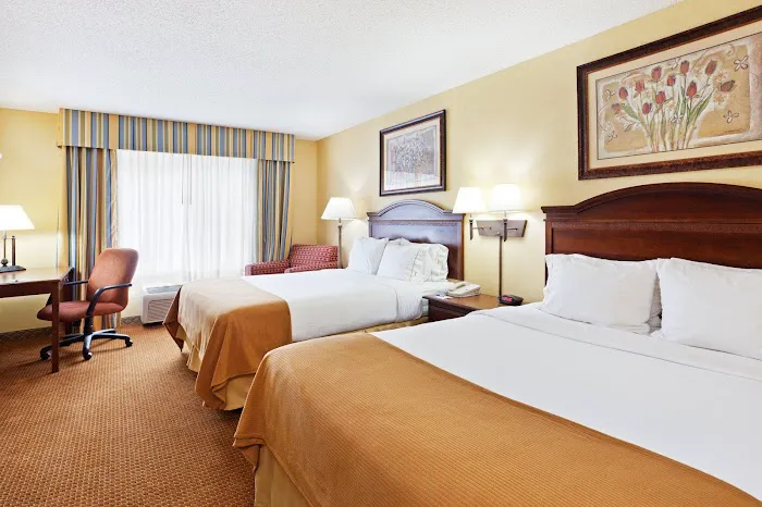 Holiday Inn Express & Suites Pikeville by IHG 4