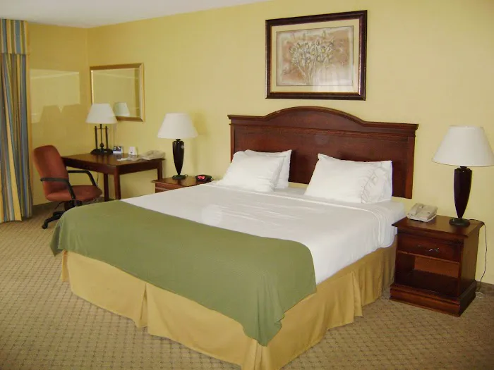 Holiday Inn Express & Suites Pikeville by IHG 4
