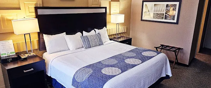 The Landmark Hotel 4