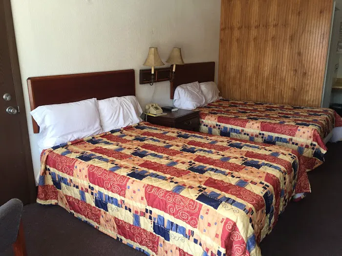 Daniel Boone Motor Inn 4