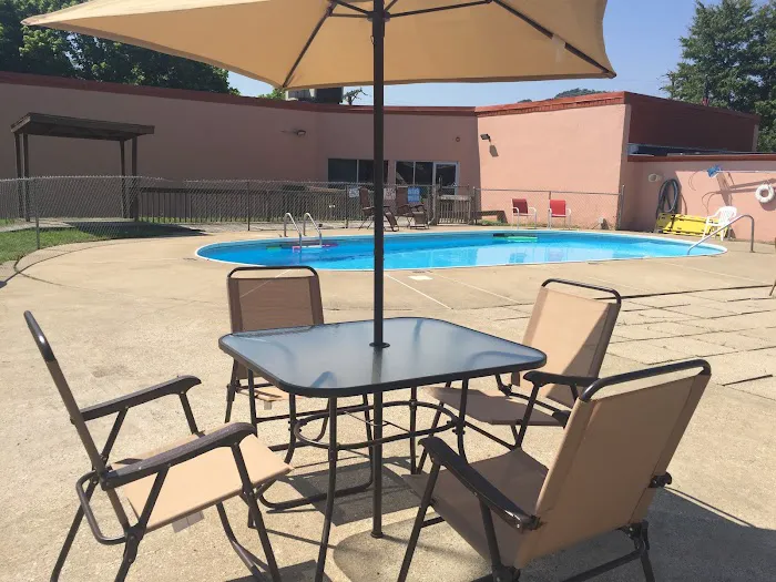 Daniel Boone Motor Inn 4