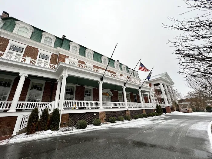 The Martha Washington Inn & Spa 4