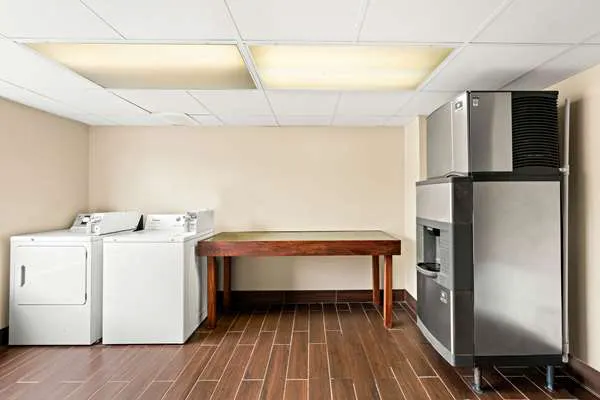 Comfort Suites Abingdon I-81 4