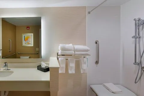 Fairfield Inn & Suites Abingdon 4