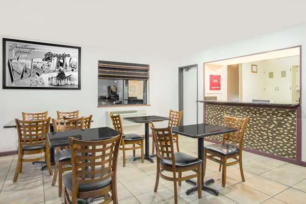 Super 8 by Wyndham Abingdon VA 4