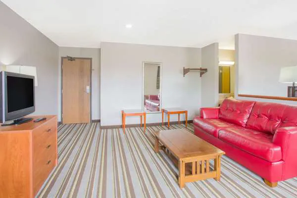 Super 8 by Wyndham Abingdon VA 4