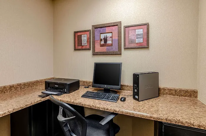 Quality Inn & Suites 4