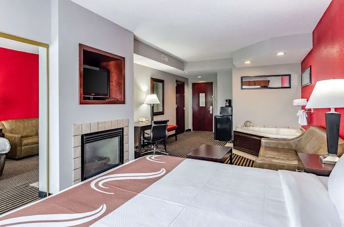 Quality Inn & Suites 4