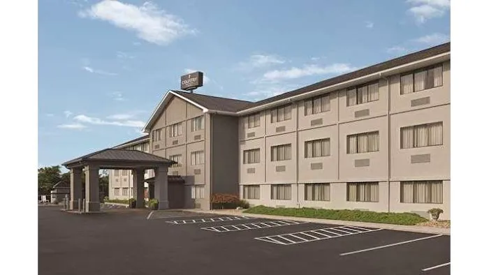 Country Inn & Suites by Radisson, Abingdon, VA 4