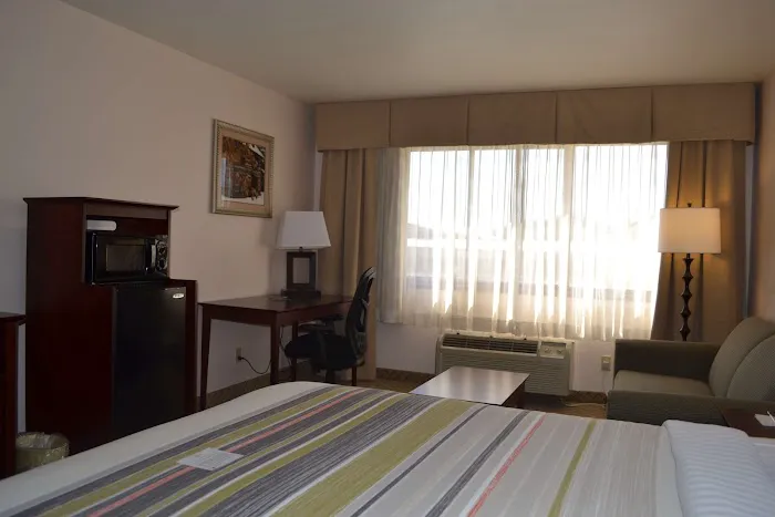 Country Inn & Suites by Radisson, Abingdon, VA 4