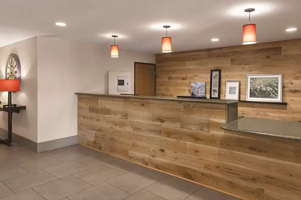 Country Inn & Suites by Radisson, Abingdon, VA 4