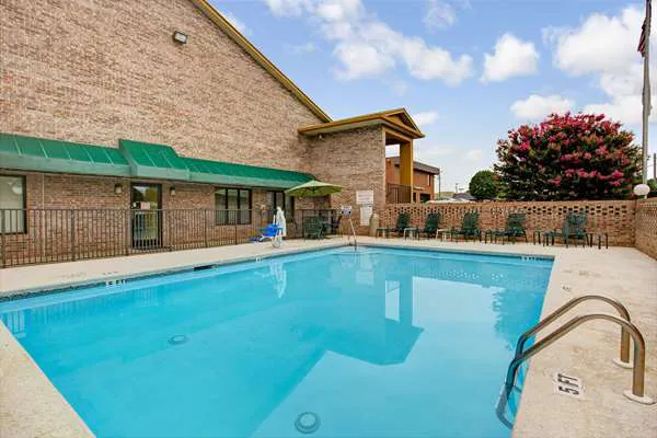 Days Inn by Wyndham Conover-Hickory 4