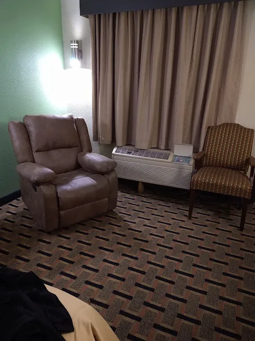 Days Inn by Wyndham Conover-Hickory 4
