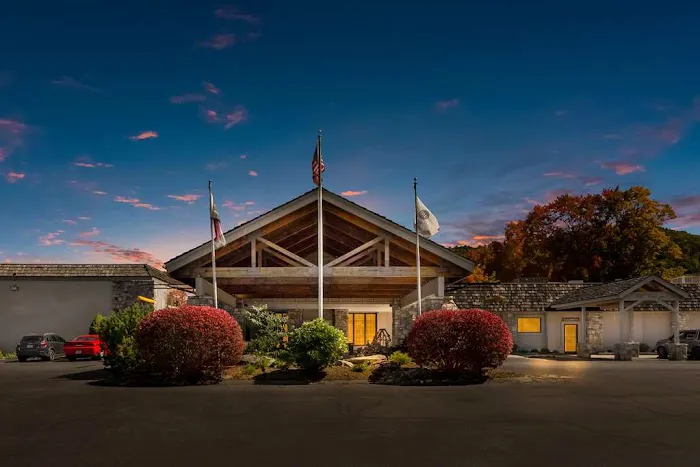 Best Western Mountain Lodge at Banner Elk 4