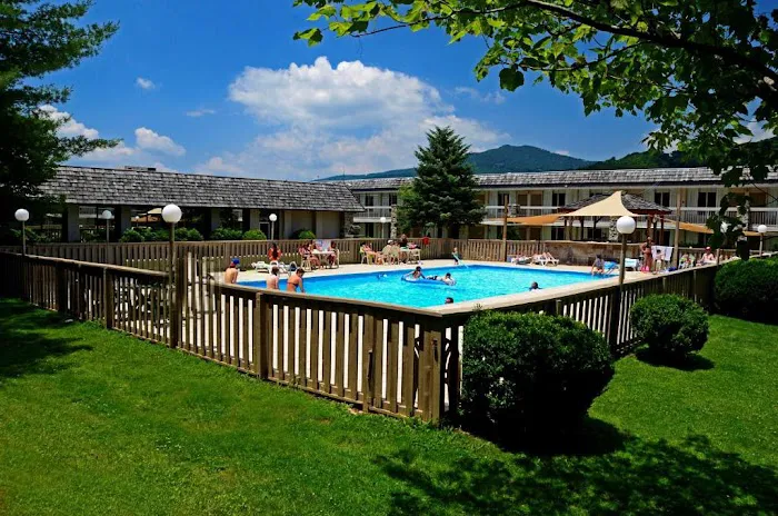 Best Western Mountain Lodge at Banner Elk 4