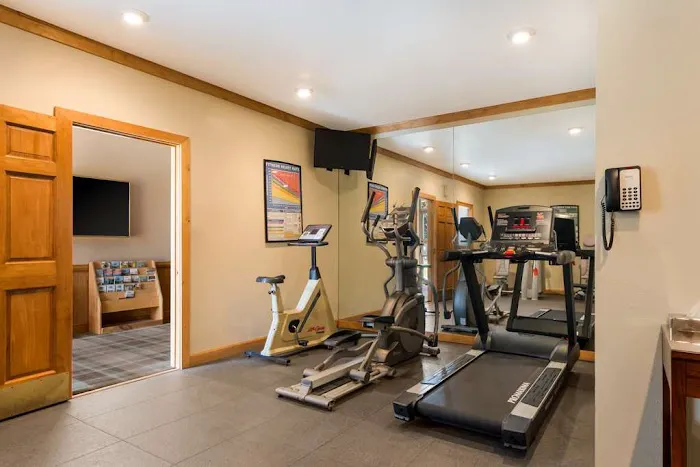 Best Western Mountain Lodge at Banner Elk 4